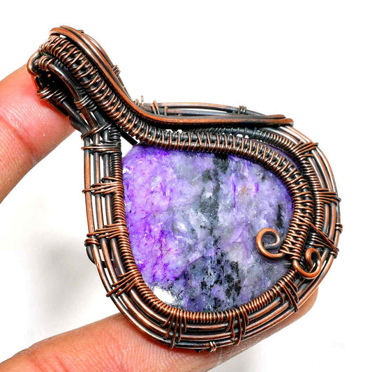 Ezra’s Veil – Mystic Amethyst Copper Pendant