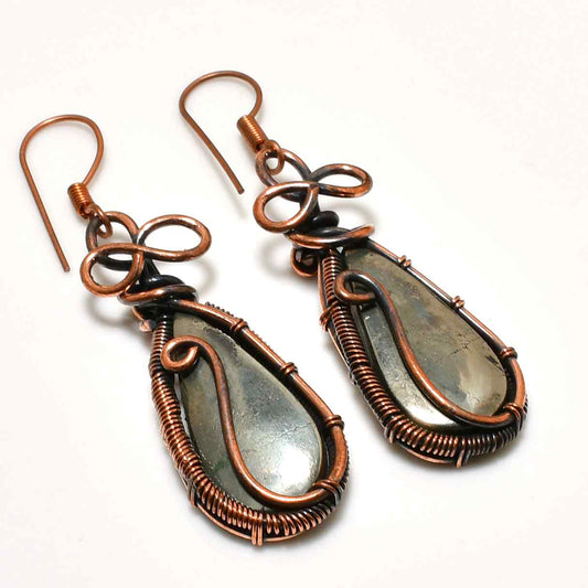 Harmony’s Glow – Labradorite Copper Earrings