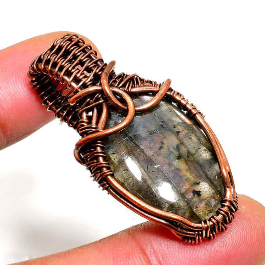 Aurora’s Veil – Labradorite Copper Pendant