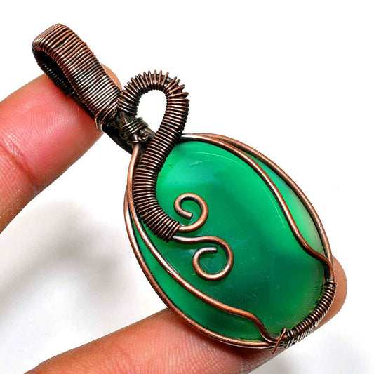 Ember’s Embrace – Green Agate Copper Pendant