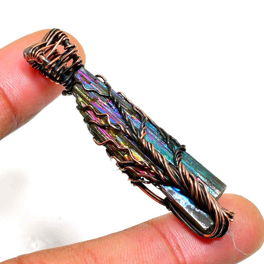 Aurora’s Radiance – Iridescent Quartz Rose Gold Pendant