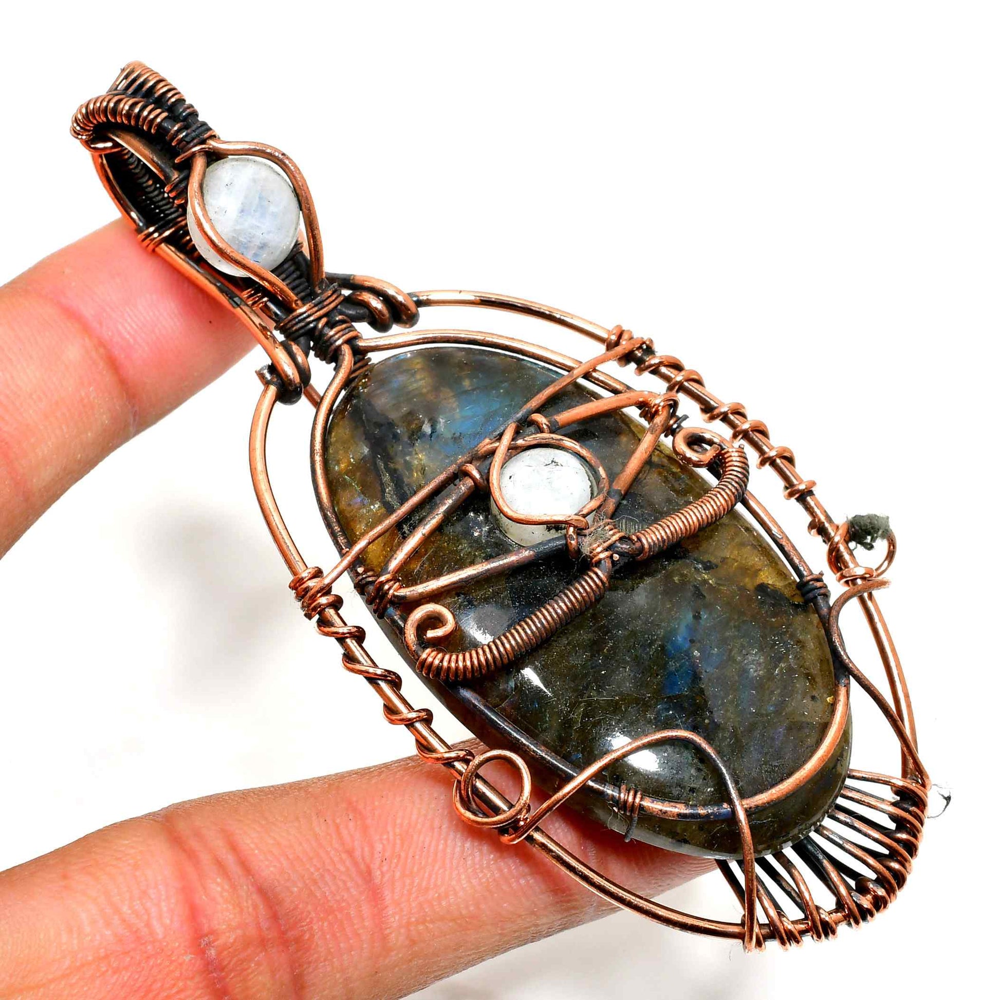 Celestial Embrace – Copper-Wrapped Labradorite Pendant