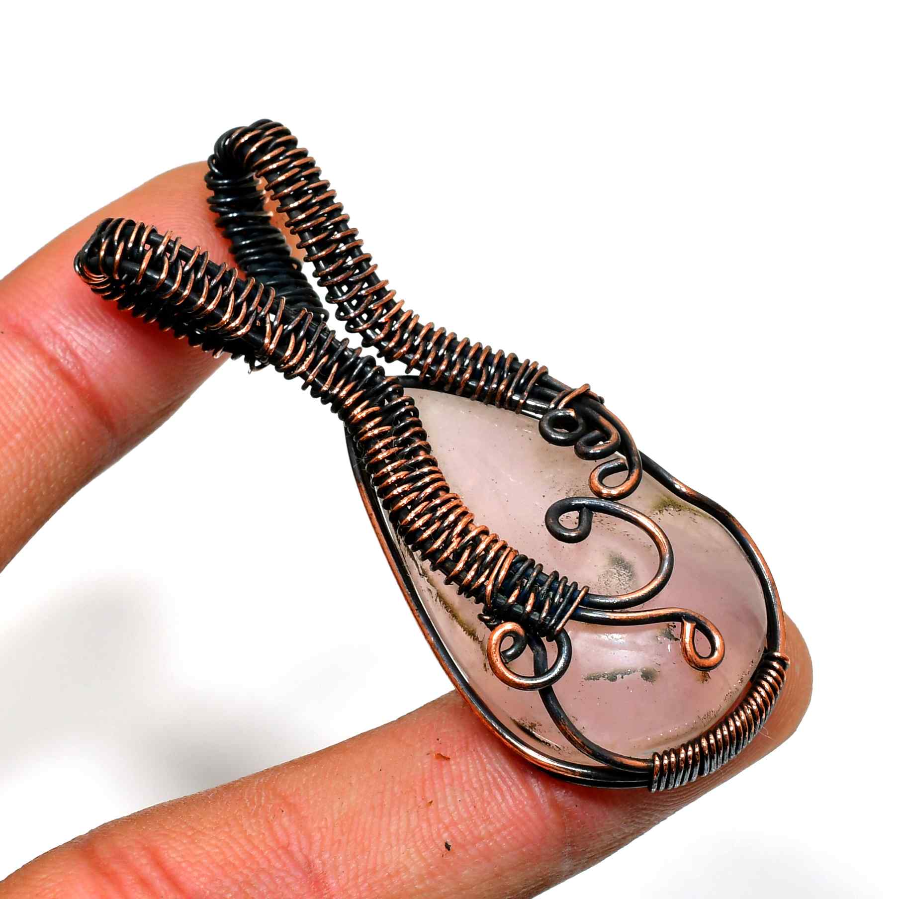 Elysian Embrace – Rose Quartz Copper Pendant