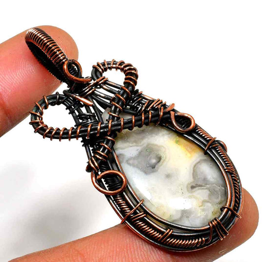 Terra’s Embrace – Agate Copper Pendant