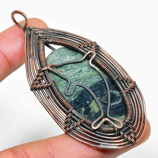 Serene Wave – Copper-Wrapped Natural Stone Pendant