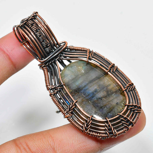 Celestial Grove – Labradorite & Tarnished Silver Wire Pendant