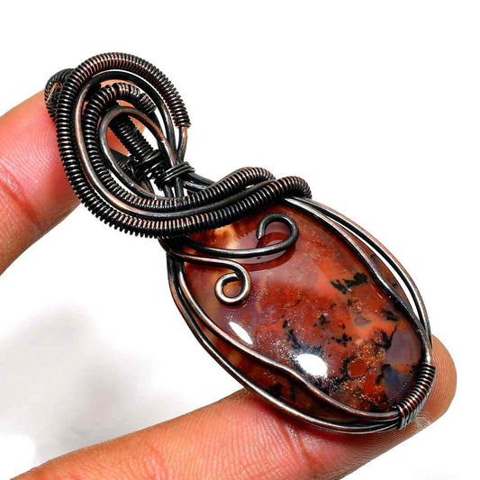 Earth’s Embrace – Agate Wire-Wrapped Pendant