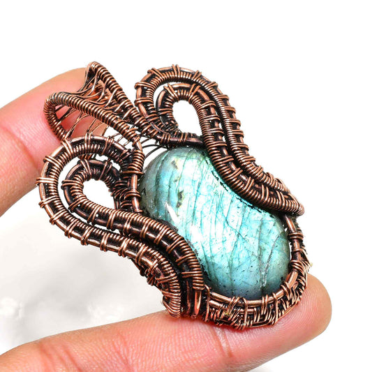 Celestial Embrace – Oxidized Copper Labradorite Pendant