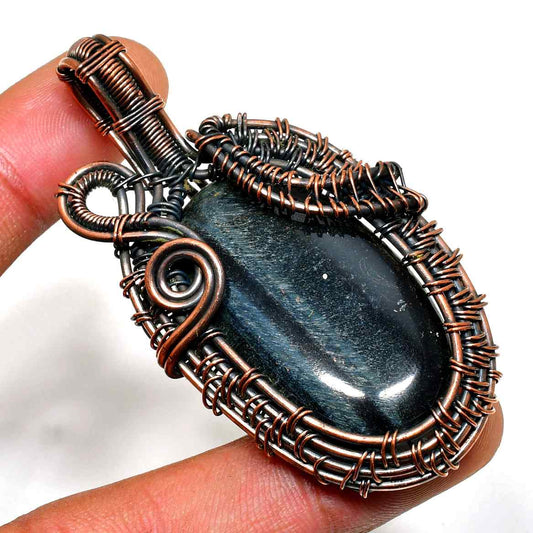 Guardian’s Embrace – Obsidian Copper Pendant