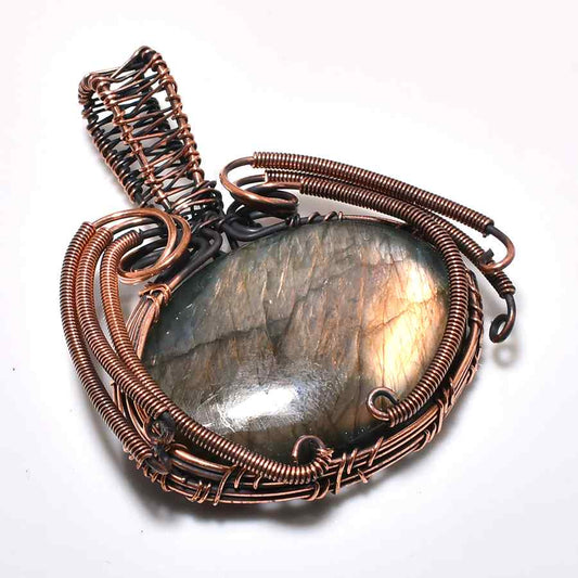 Luminous Horizon – Copper-Wrapped Labradorite Pendant