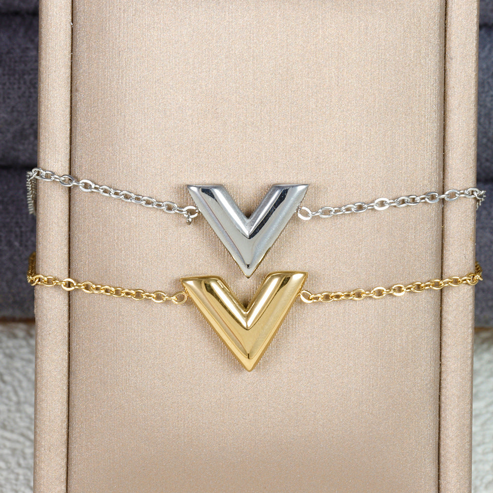 Vera Gold V-Necklace