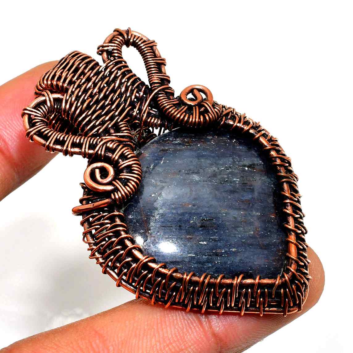 Serenity’s Embrace – Kyanite Copper Pendant