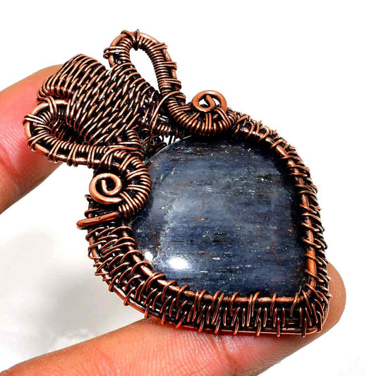 Serenity’s Embrace – Kyanite Copper Pendant