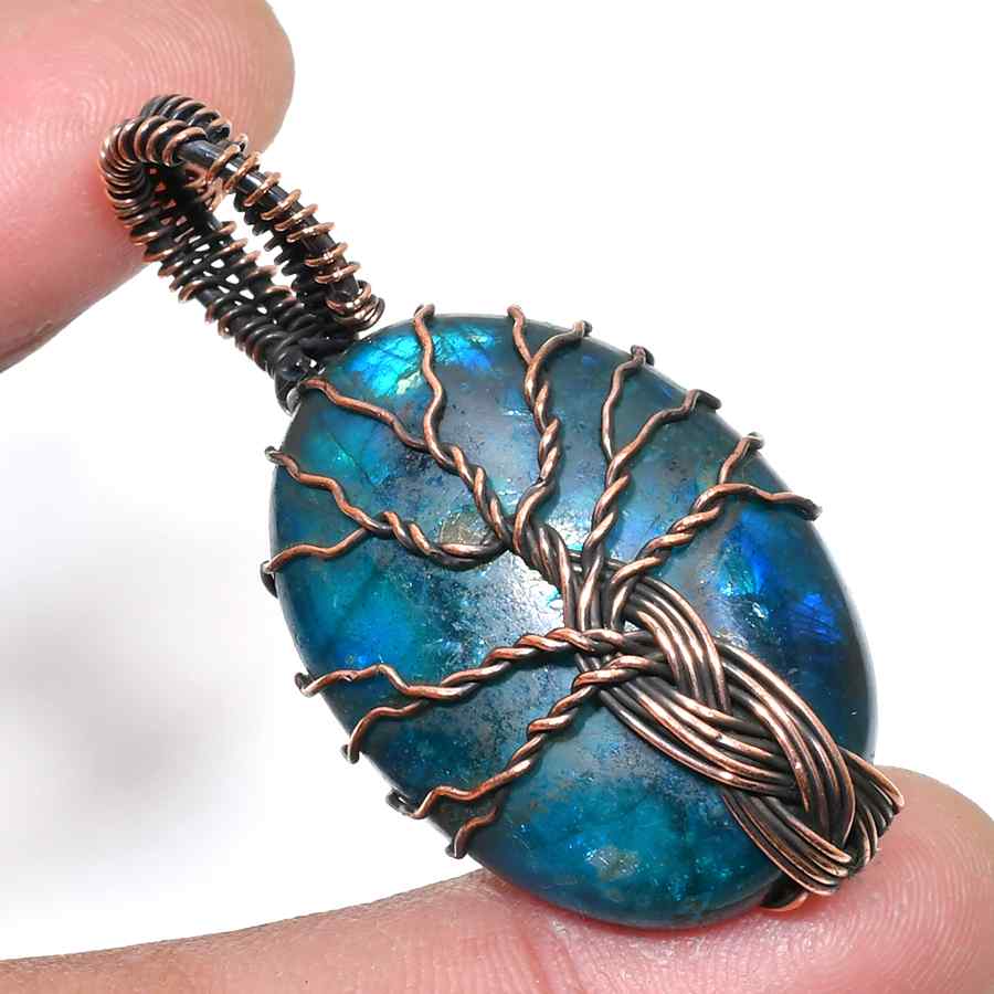 Luna’s Arbor – Labradorite Copper Pendant