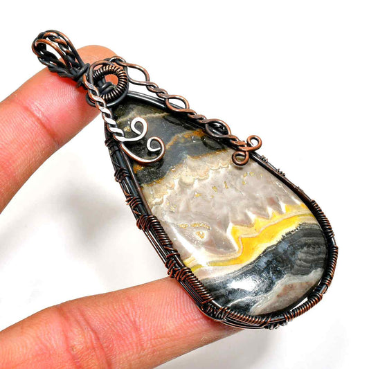 Gaia’s Embrace – Agate Copper Pendant