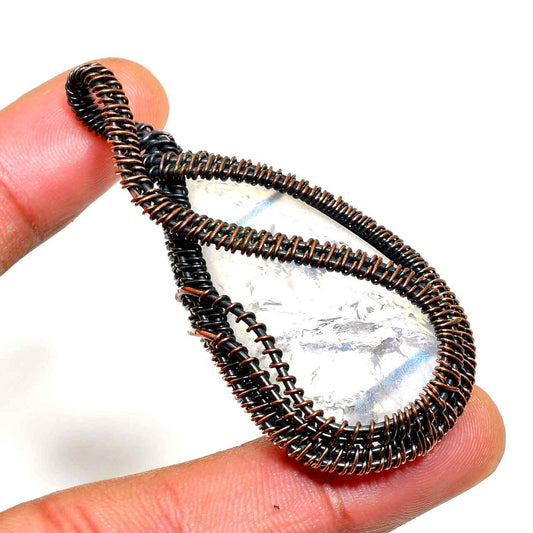 Midnight Ember – Raw Quartz Copper Pendant