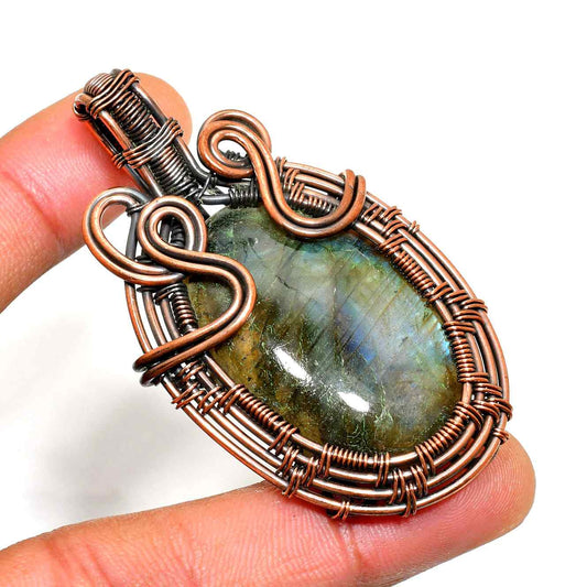 Aurora’s Veil – Labradorite Copper Pendant