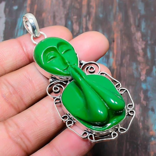 Serenity’s Embrace – Green Serpentine Silver Pendant