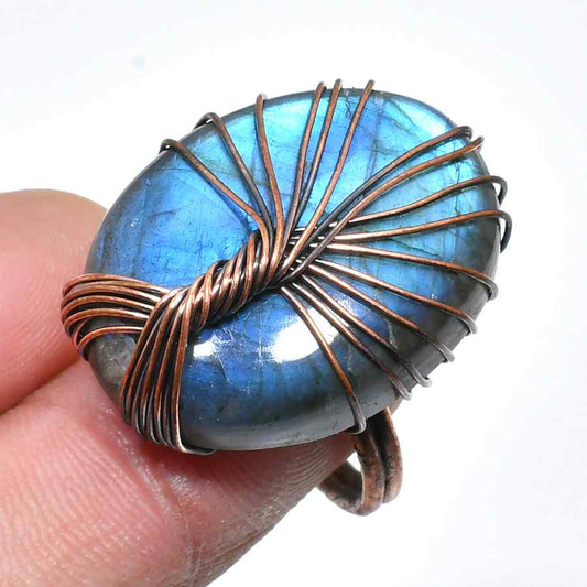 Aurora’s Veil – Labradorite Copper Ring