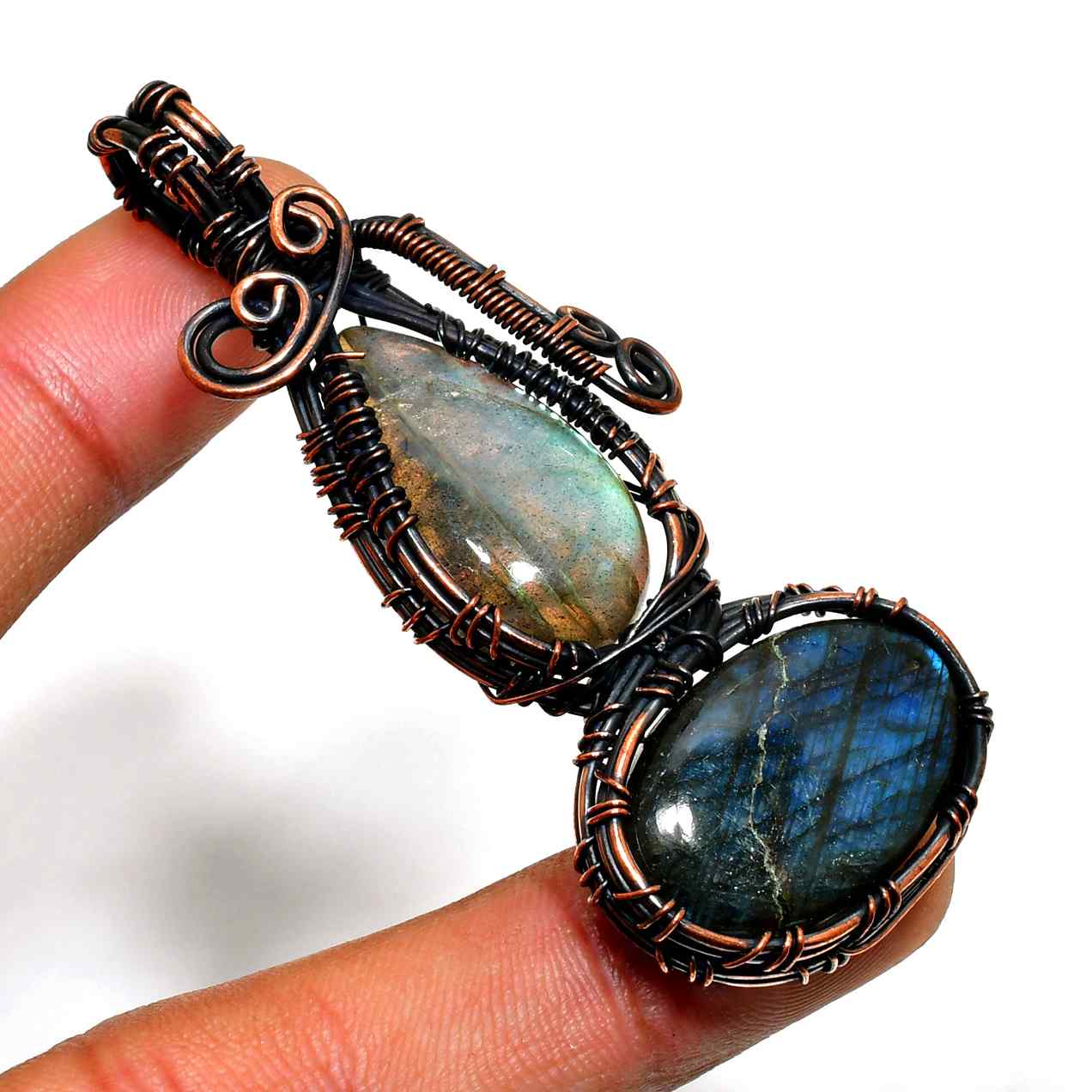 Luna’s Veil – Labradorite Copper Pendant