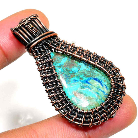 Serenity’s Embrace – Turquoise Copper Pendant