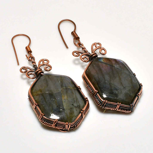 Aurora’s Glimmer – Copper-Wrapped Labradorite Earrings