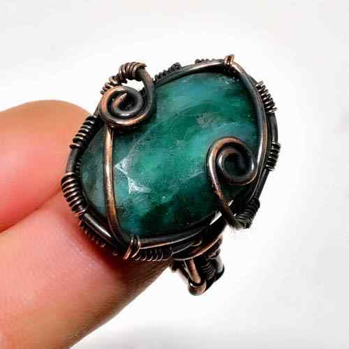 Emerald’s Embrace – Oxidized Copper Wire Ring