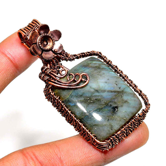 Aurora’s Veil – Labradorite Copper Pendant
