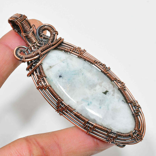 Luna’s Embrace – Hand-Twisted Moonstone Pendant