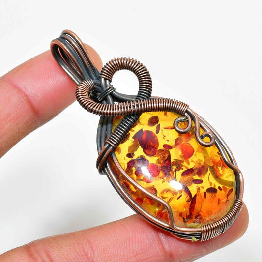 Ember Essence – Dual-Tone Amber Wire Pendant