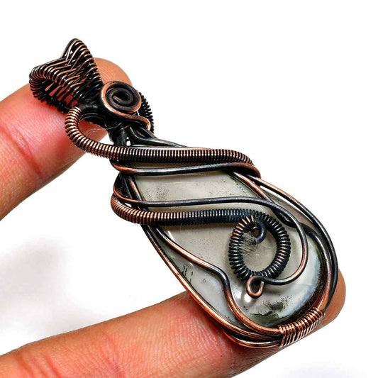 Celestial Veil – Copper Crystal Pendant