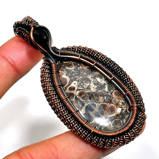Rooted Radiance – Copper-Wrapped Gemstone Pendant