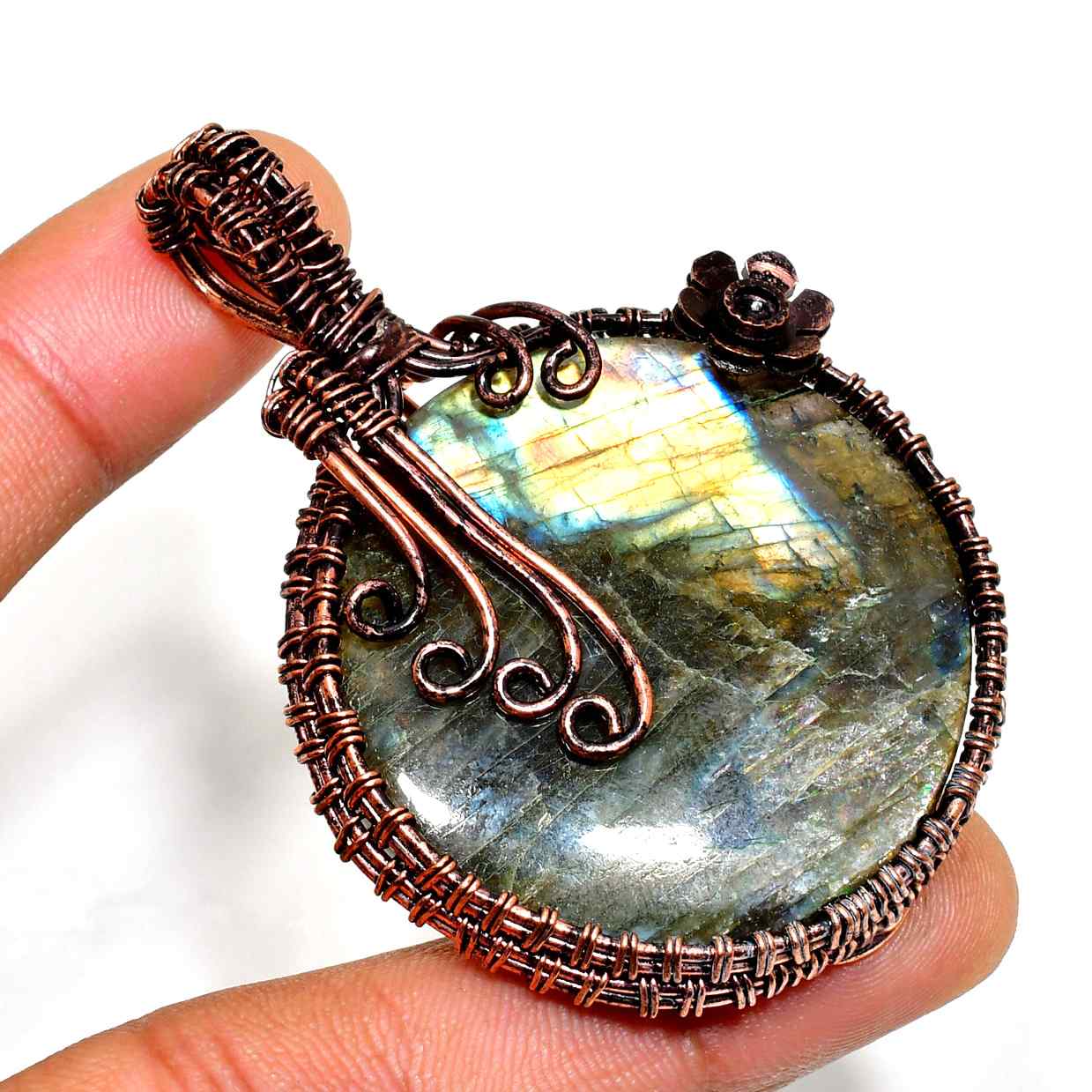 Astral Veil – Labradorite Copper Pendant