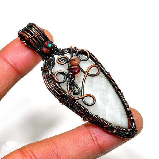 Moonlit Guardian – Copper-Wrapped Clear Quartz Pendant