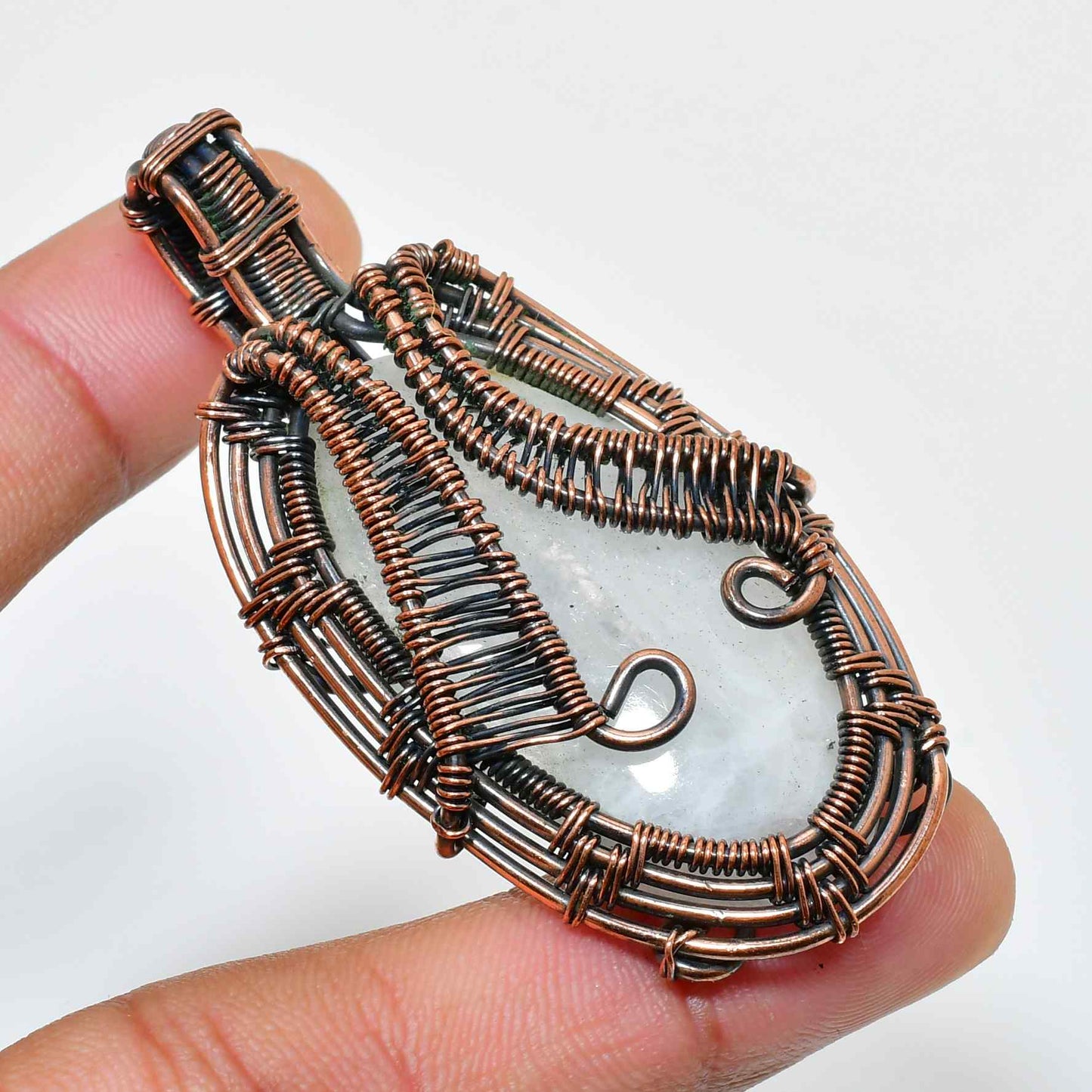 Ember’s Embrace – Natural Quartz Copper Pendant