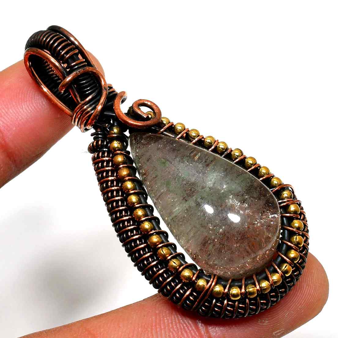 Aurora’s Embrace – Labradorite Copper Pendant