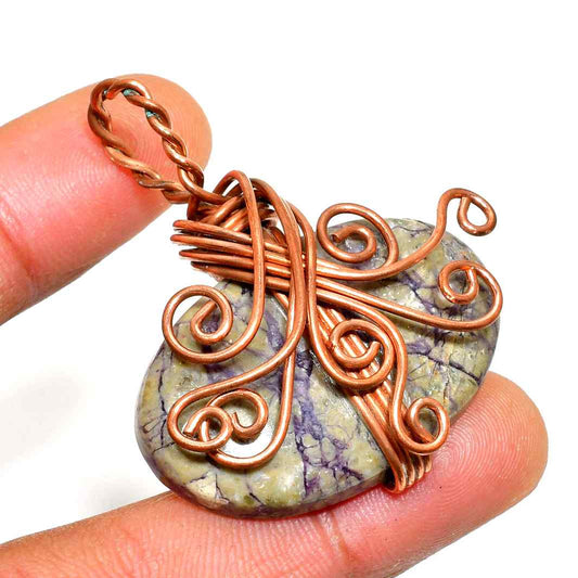 Ezra’s Veil – Hand-Wrapped Amethyst Copper Pendant