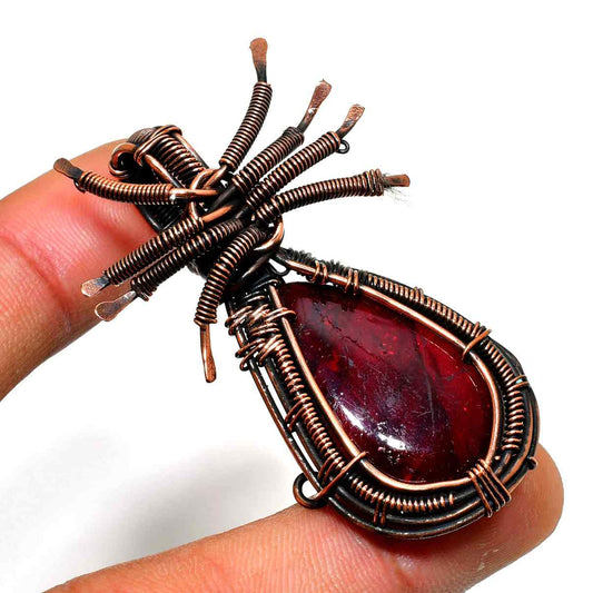 Ember Embrace – Garnet Copper Pendant