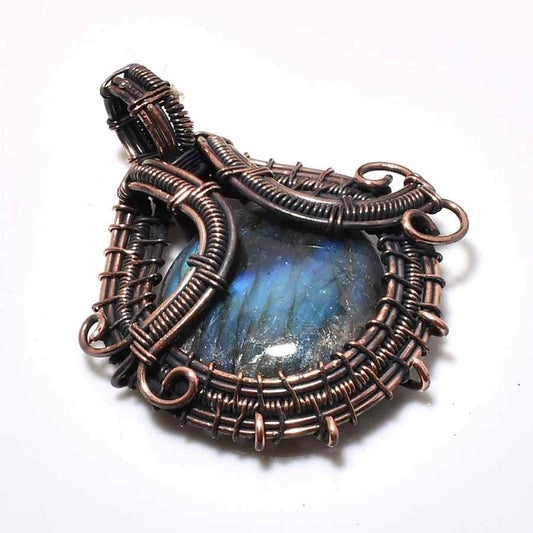 Moonlit Guardian – Labradorite & Oxidized Copper Pendant
