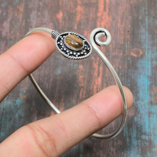 Gaia’s Gaze – Tiger’s Eye Silver Bangle