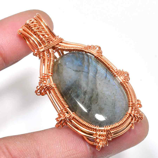 Mystic Aurora – Labradorite Copper Pendant