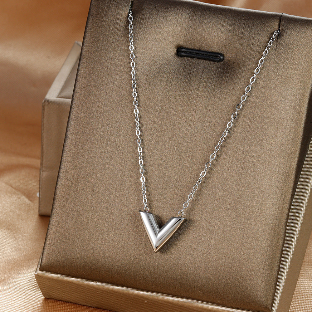 Vera Gold V-Necklace