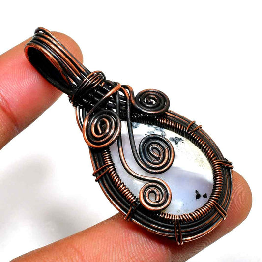 Mystic Embrace – Amethyst Copper Pendant