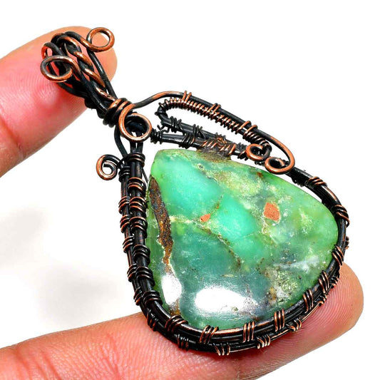 Verdant Embrace – Green Stone & Copper Pendant
