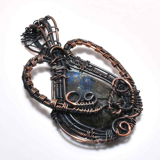 Celestial Haven – Labradorite Copper Wire Pendant