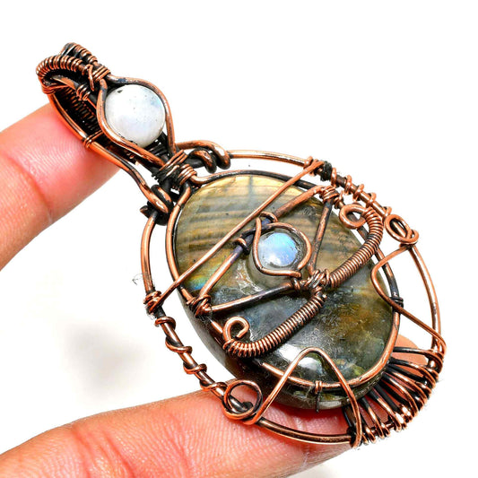Aurora’s Labyrinth – Labradorite Copper Pendant