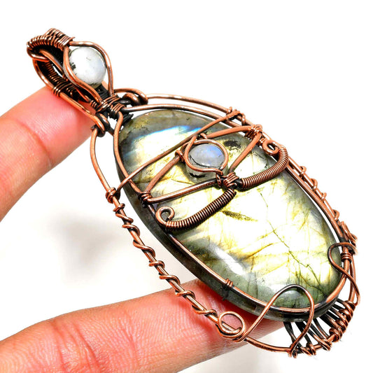 Aurora’s Shield – Labradorite Copper Pendant