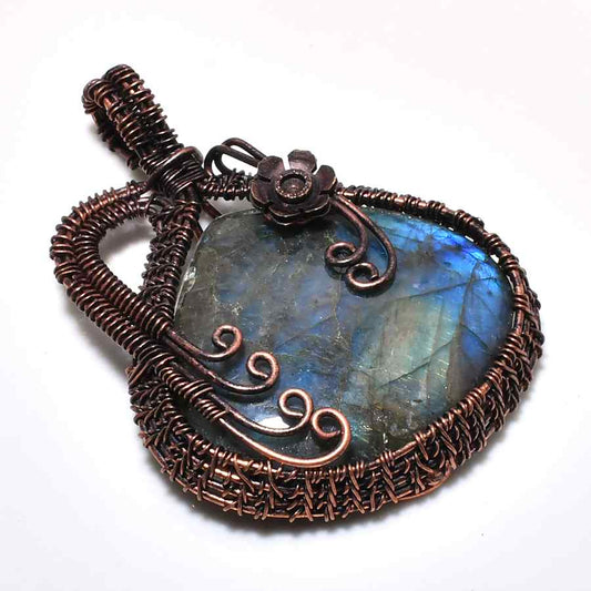 Lumina’s Whisper – Labradorite Copper Pendant