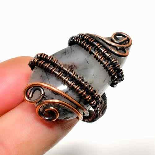 Aura’s Embrace – Amethyst Copper Pendant