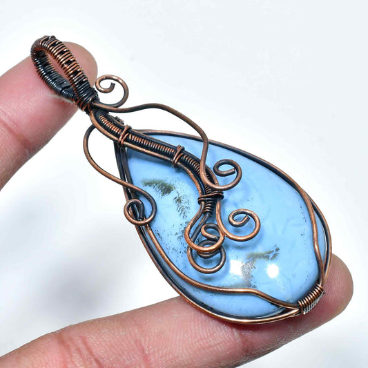 Serenity’s Embrace – Aquamarine Copper Pendant
